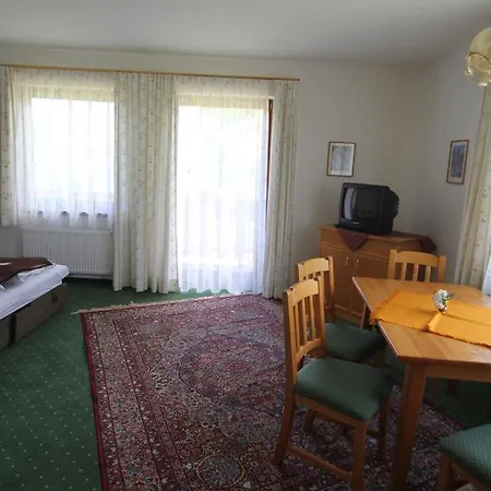 Hubertushof Beim Roemerbad Гостьовий будинок