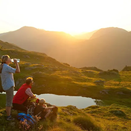 休伯特舒夫旅馆 招待所 巴德小基希海姆