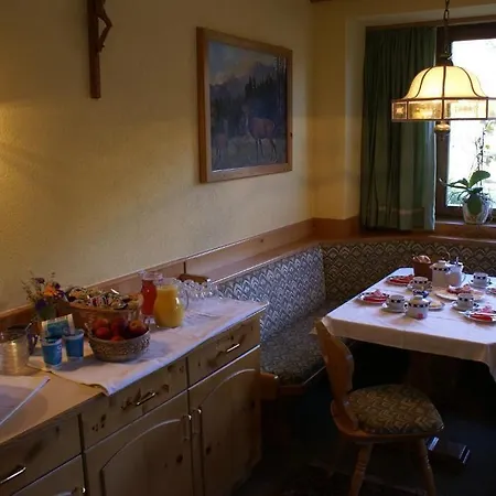 Hubertushof Beim Roemerbad 3* باد كلينكيرشهايم