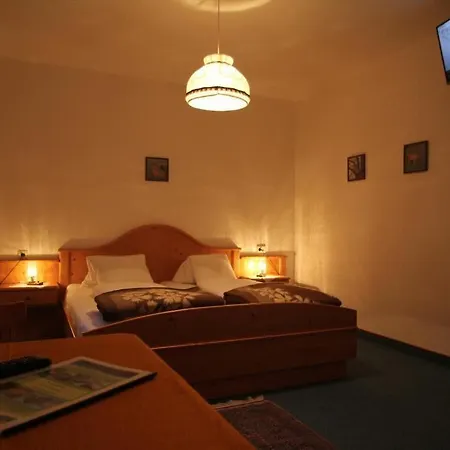 Hubertushof Beim Roemerbad 3* باد كلينكيرشهايم
