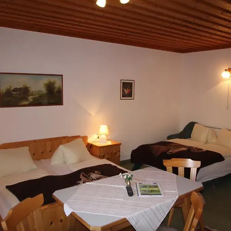Hubertushof Beim Roemerbad Гостьовий будинок