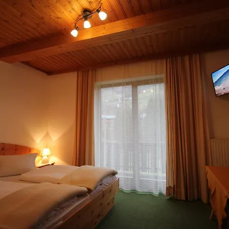 Hubertushof Beim Roemerbad 3* باد كلينكيرشهايم