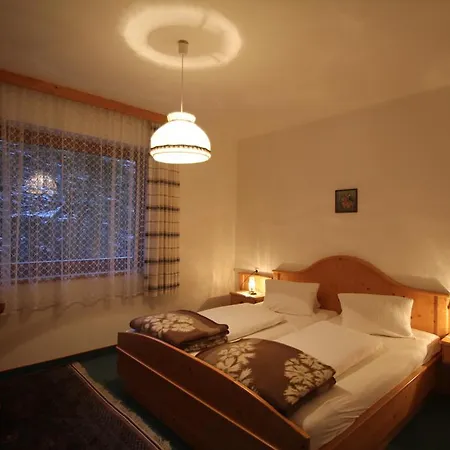 Гостьовий будинок Hubertushof Beim Roemerbad Бад-Кляйнкірхгайм